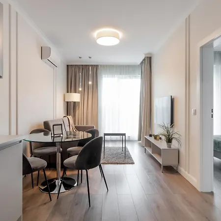 - Great Location- One Bedroom - Siedmiogrodzka 3