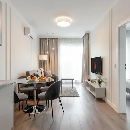 Golden - Elegant & Sunny, Siedmiogrodzka 3