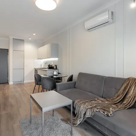 - Great Location- One Bedroom - Siedmiogrodzka 3